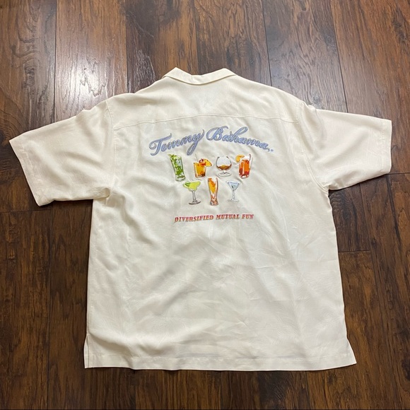 Tommy Bahama Other - Tommy Bahama Cocktail Diversified Mutual Fun Shirt